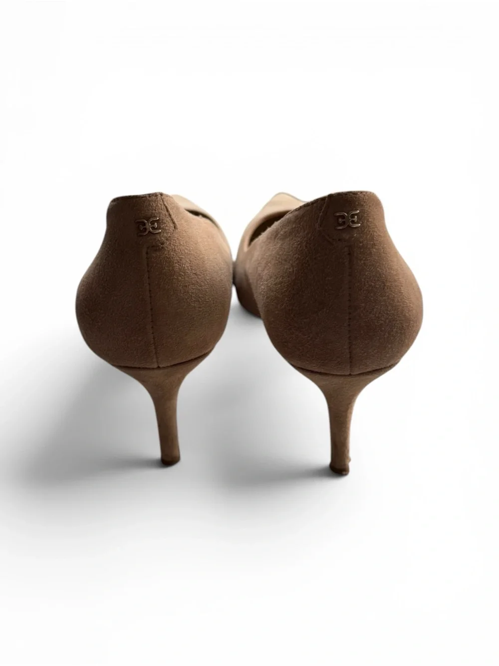 Sam Edelman Jordyn pointed toe suede pumps in Oatmeal.